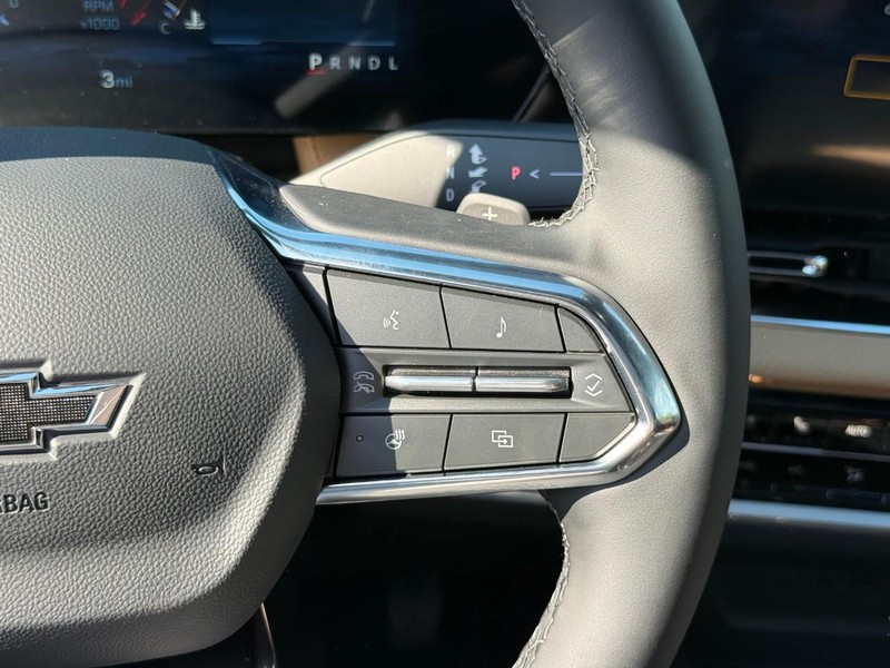 Chevrolet Equinox Vehicle Full-screen Gallery Image 15