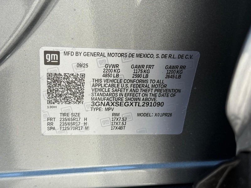 Chevrolet Equinox Vehicle Full-screen Gallery Image 17