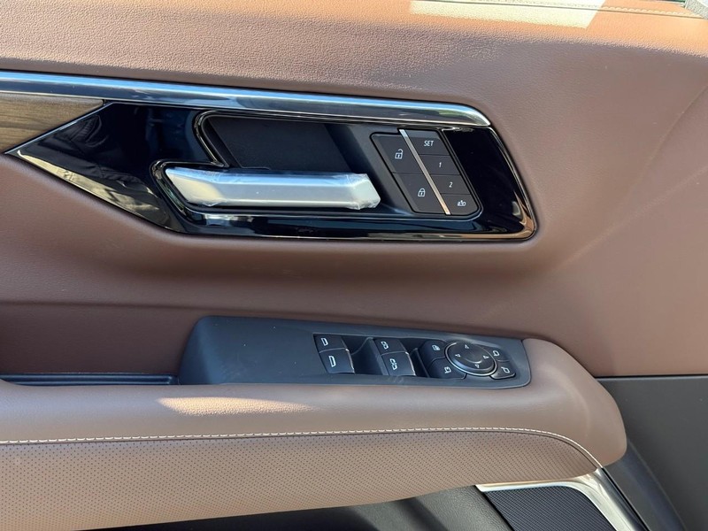 Chevrolet Tahoe Vehicle Full-screen Gallery Image 9