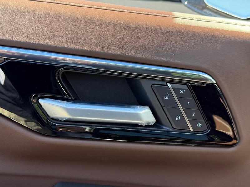 Chevrolet Tahoe Vehicle Full-screen Gallery Image 10