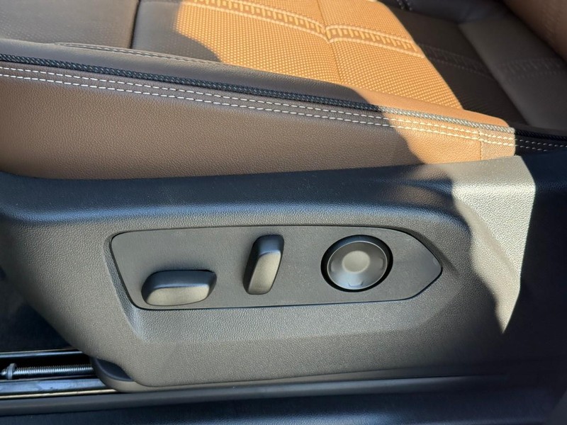 Chevrolet Tahoe Vehicle Full-screen Gallery Image 12