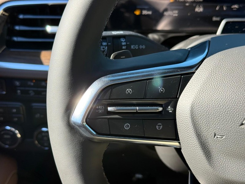 Chevrolet Tahoe Vehicle Full-screen Gallery Image 13