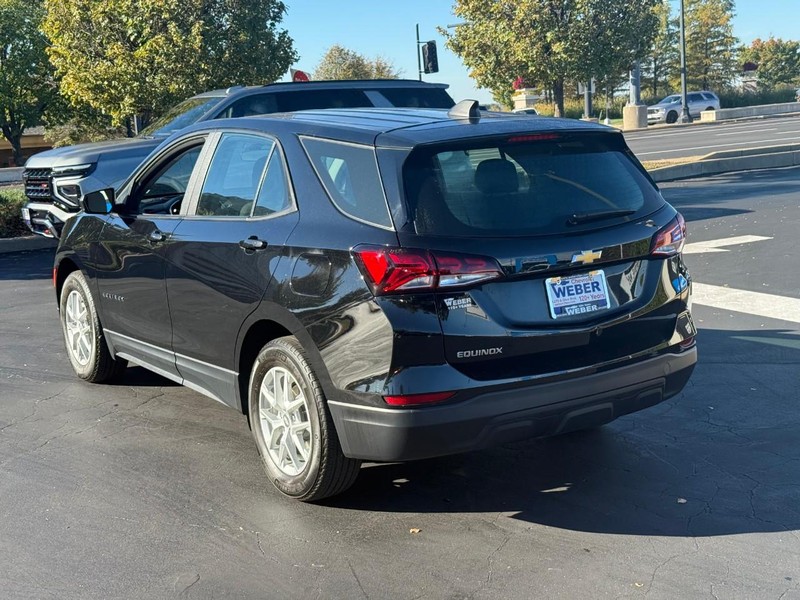 Chevrolet Equinox Vehicle Full-screen Gallery Image 3