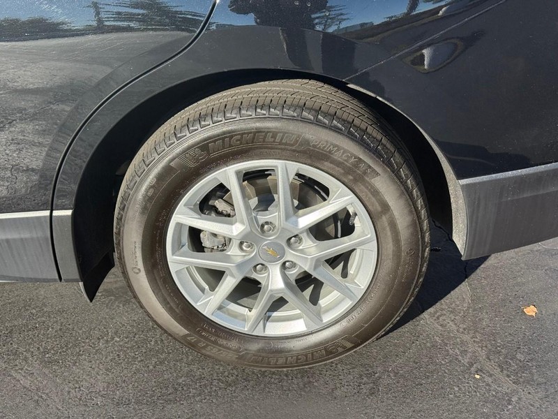 Chevrolet Equinox Vehicle Full-screen Gallery Image 4