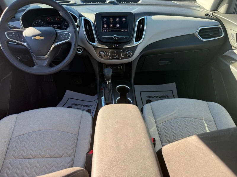 Chevrolet Equinox Vehicle Full-screen Gallery Image 11
