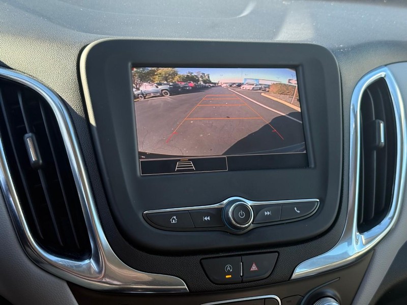 Chevrolet Equinox Vehicle Full-screen Gallery Image 21