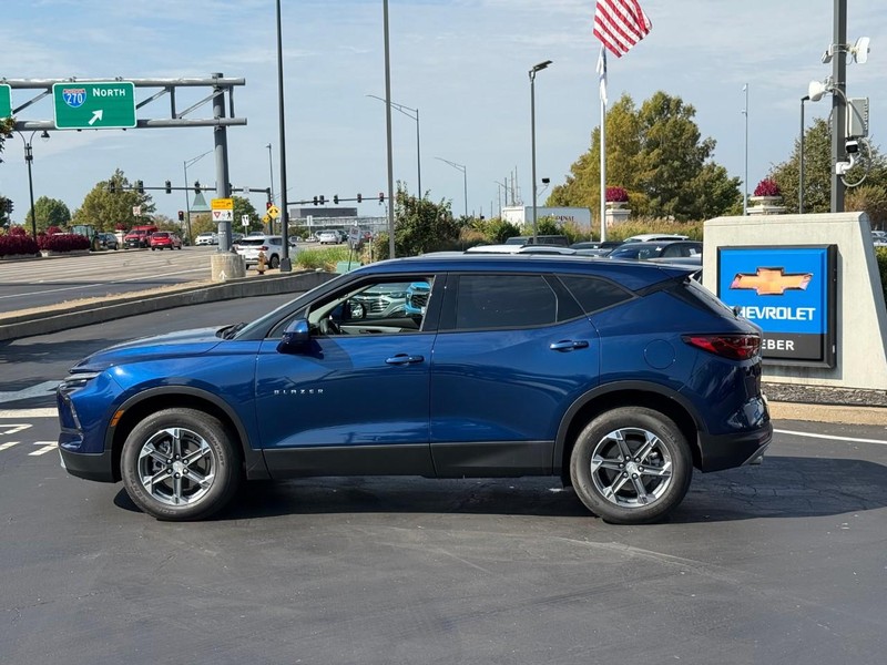 Chevrolet Blazer Vehicle Full-screen Gallery Image 2