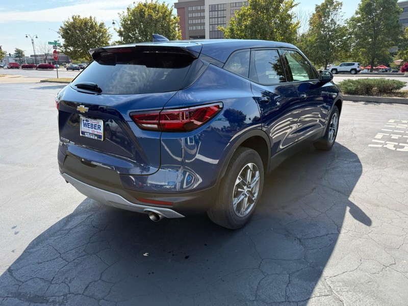 Chevrolet Blazer Vehicle Full-screen Gallery Image 8