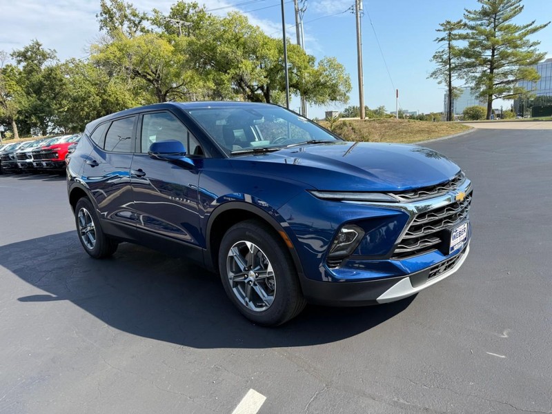 Chevrolet Blazer Vehicle Full-screen Gallery Image 9