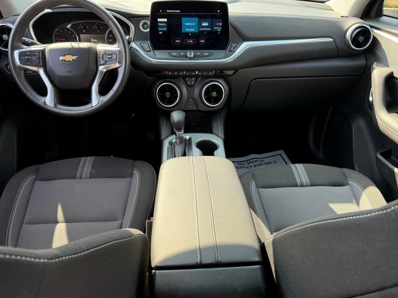 Chevrolet Blazer Vehicle Full-screen Gallery Image 12