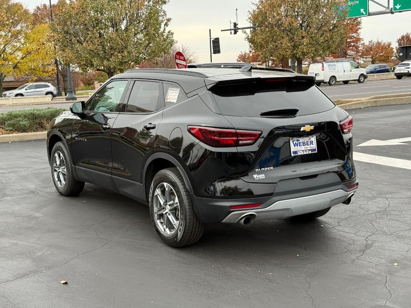 Chevrolet Blazer Vehicle Full-screen Gallery Image 3