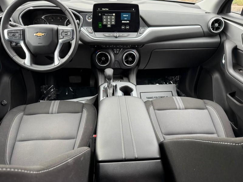 Chevrolet Blazer Vehicle Full-screen Gallery Image 11