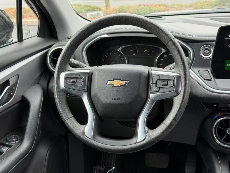 Chevrolet Blazer Vehicle Full-screen Gallery Image 12
