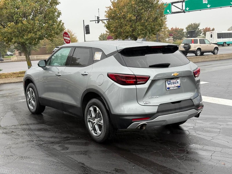 Chevrolet Blazer Vehicle Full-screen Gallery Image 3