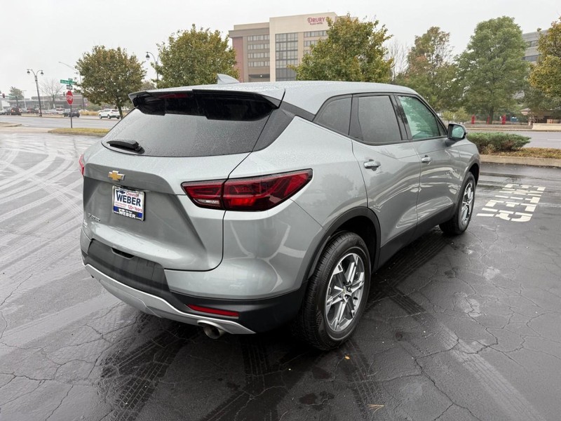 Chevrolet Blazer Vehicle Full-screen Gallery Image 7