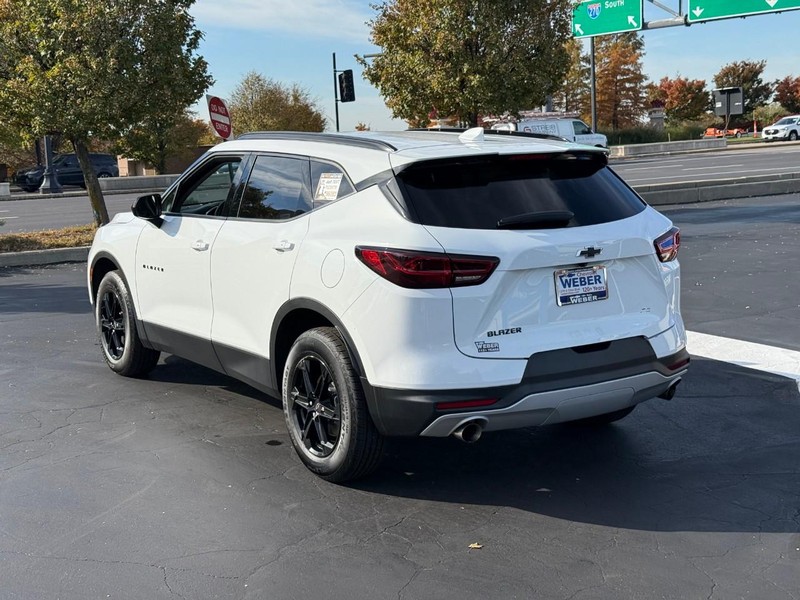 Chevrolet Blazer Vehicle Full-screen Gallery Image 3