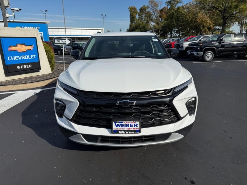 Chevrolet Blazer Vehicle Full-screen Gallery Image 9