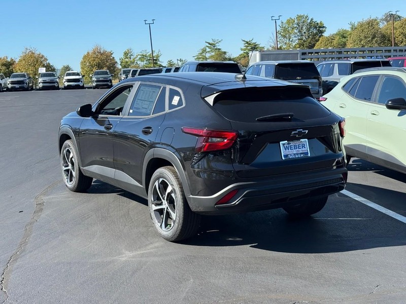 Chevrolet Trax Vehicle Full-screen Gallery Image 3
