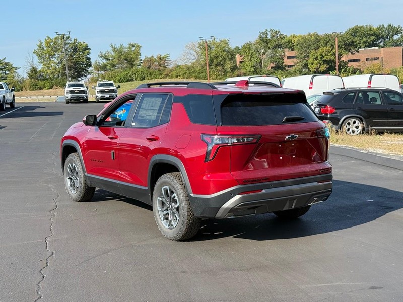 Chevrolet Equinox Vehicle Full-screen Gallery Image 3