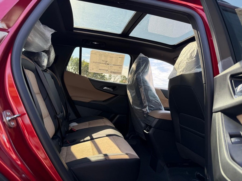 Chevrolet Equinox Vehicle Full-screen Gallery Image 5