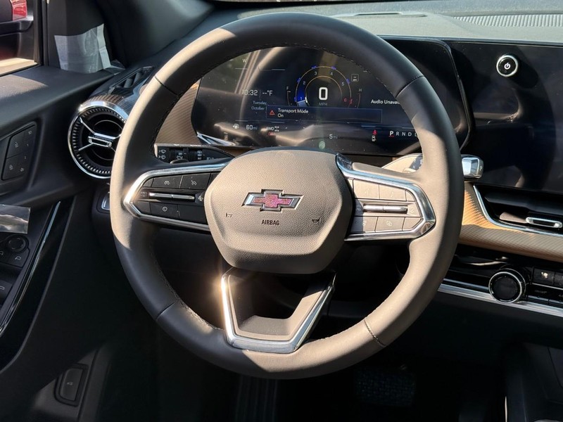 Chevrolet Equinox Vehicle Full-screen Gallery Image 7