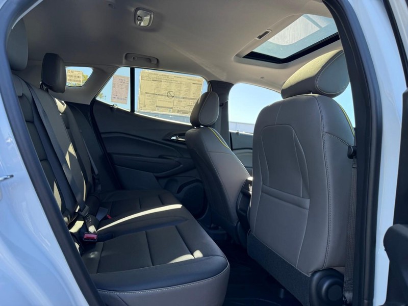 Chevrolet Trax Vehicle Full-screen Gallery Image 6