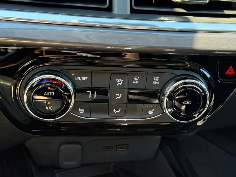 Chevrolet Trax Vehicle Full-screen Gallery Image 18