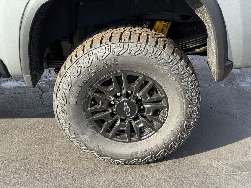 Chevrolet Silverado 2500HD Vehicle Full-screen Gallery Image 4