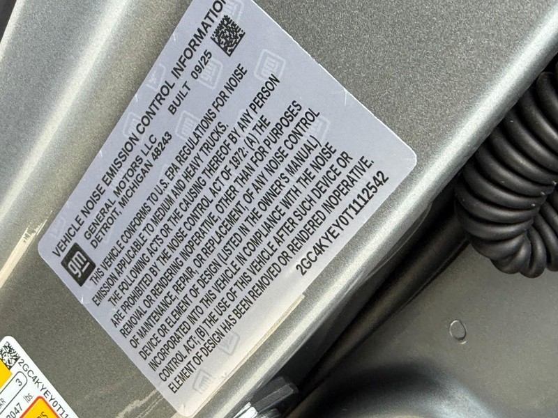 Chevrolet Silverado 2500HD Vehicle Full-screen Gallery Image 18