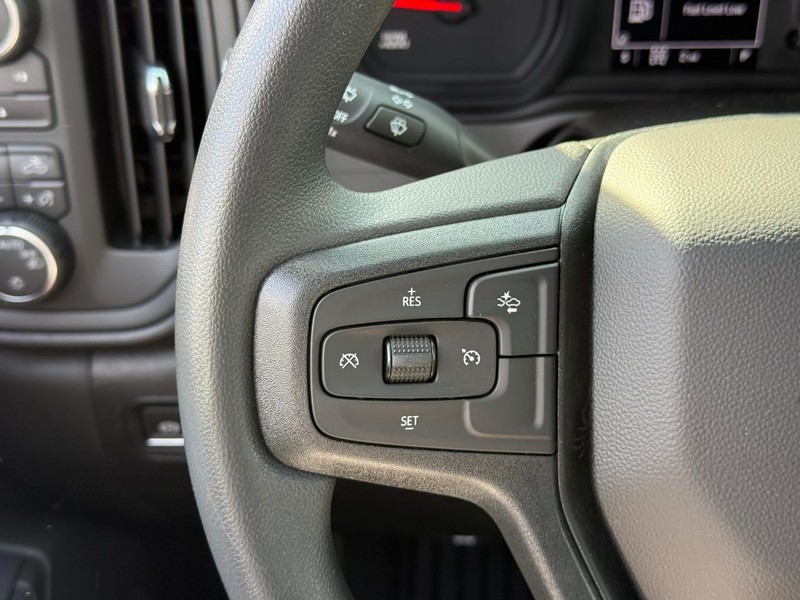 Chevrolet Silverado 2500HD Vehicle Full-screen Gallery Image 14