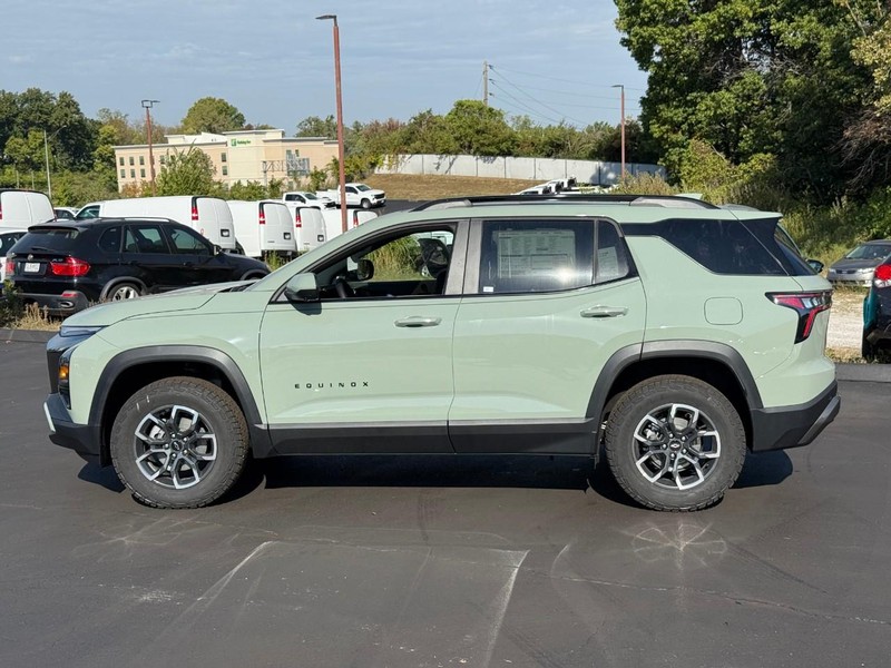 Chevrolet Equinox Vehicle Full-screen Gallery Image 2