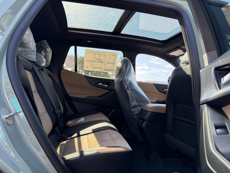 Chevrolet Equinox Vehicle Full-screen Gallery Image 6