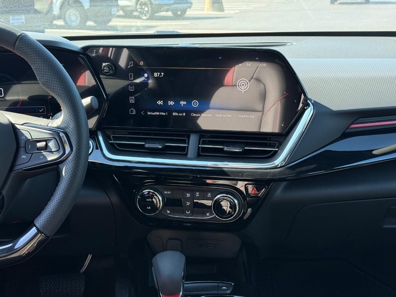 Chevrolet Trax Vehicle Full-screen Gallery Image 9