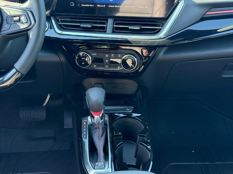 Chevrolet Trax Vehicle Full-screen Gallery Image 10