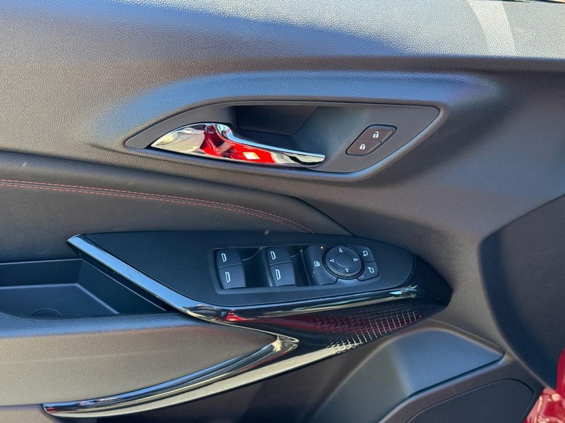 Chevrolet Trax Vehicle Full-screen Gallery Image 11