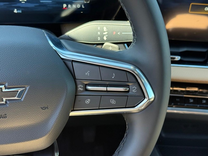 Chevrolet Equinox Vehicle Full-screen Gallery Image 15