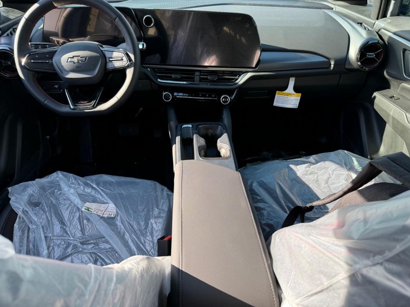 Chevrolet Equinox EV Vehicle Full-screen Gallery Image 6