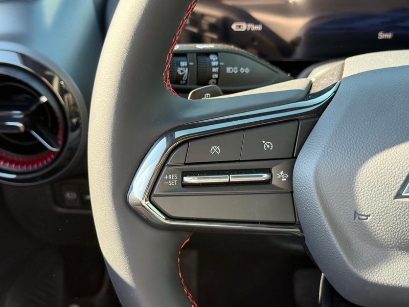 Chevrolet Equinox EV Vehicle Full-screen Gallery Image 11