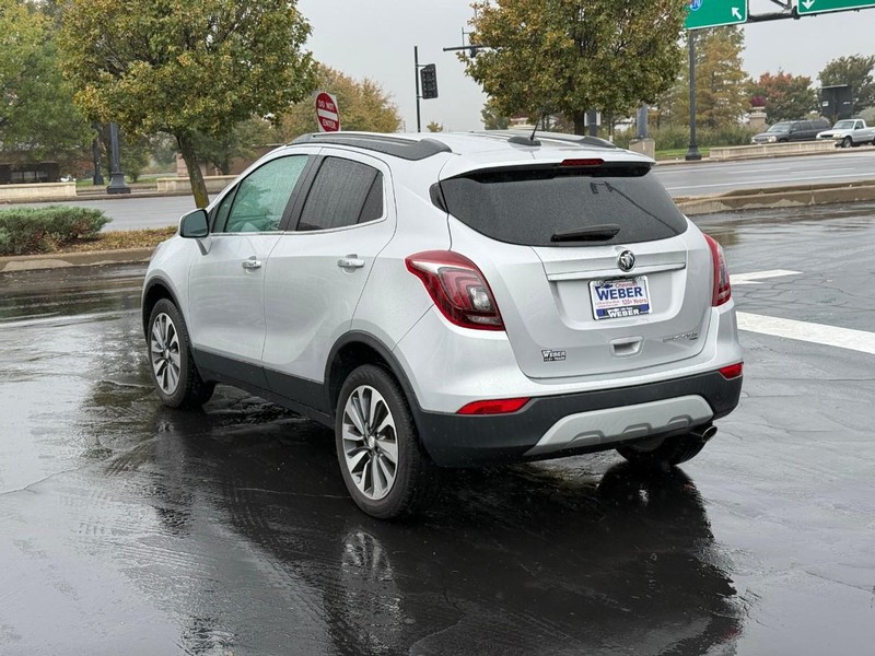 Buick Encore Vehicle Full-screen Gallery Image 3