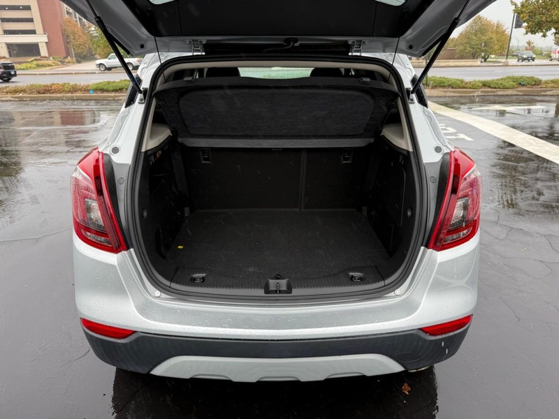 Buick Encore Vehicle Full-screen Gallery Image 6