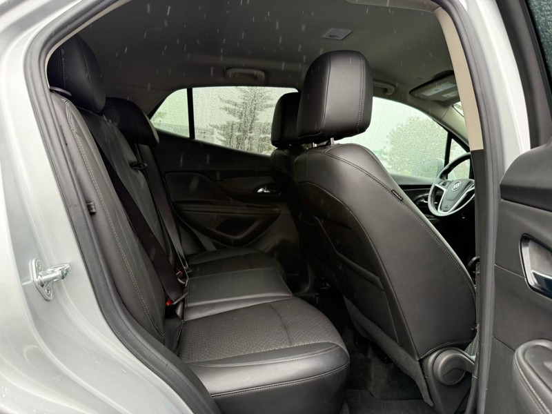 Buick Encore Vehicle Full-screen Gallery Image 11