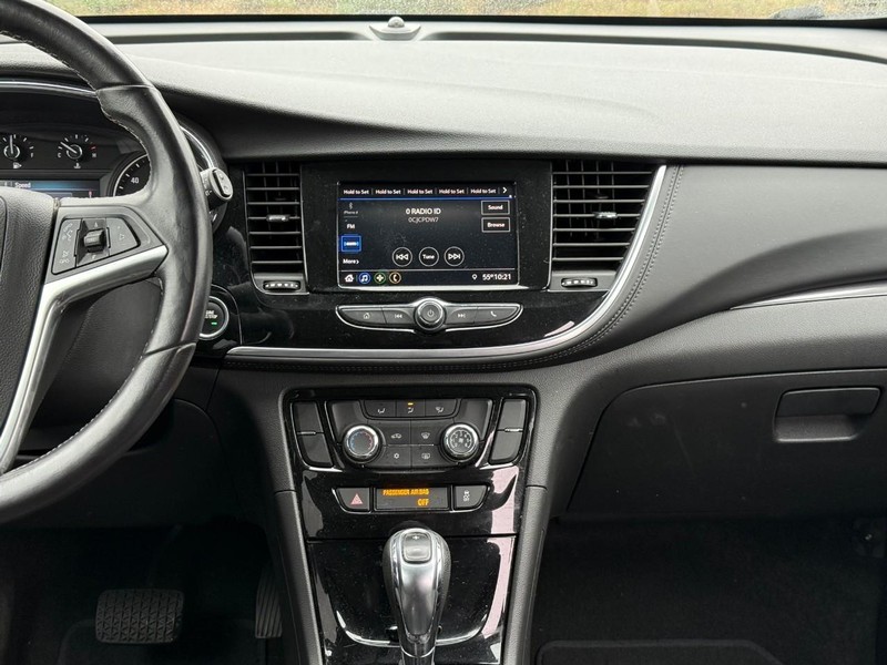 Buick Encore Vehicle Full-screen Gallery Image 14
