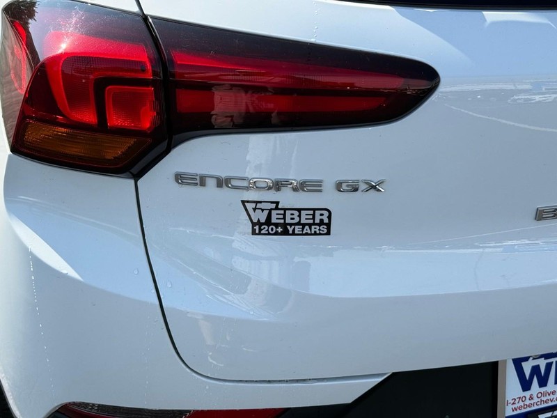 Buick Encore GX Vehicle Full-screen Gallery Image 5