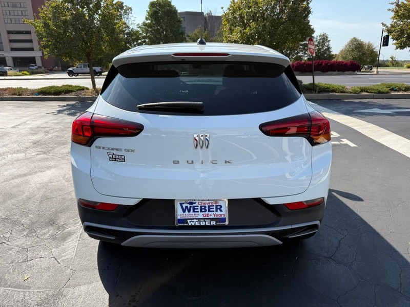 Buick Encore GX Vehicle Full-screen Gallery Image 7