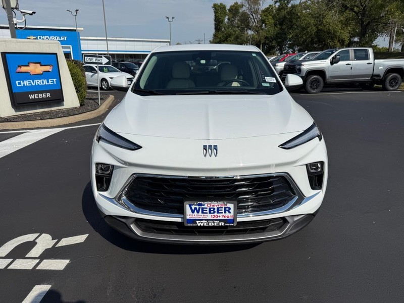 Buick Encore GX Vehicle Full-screen Gallery Image 10