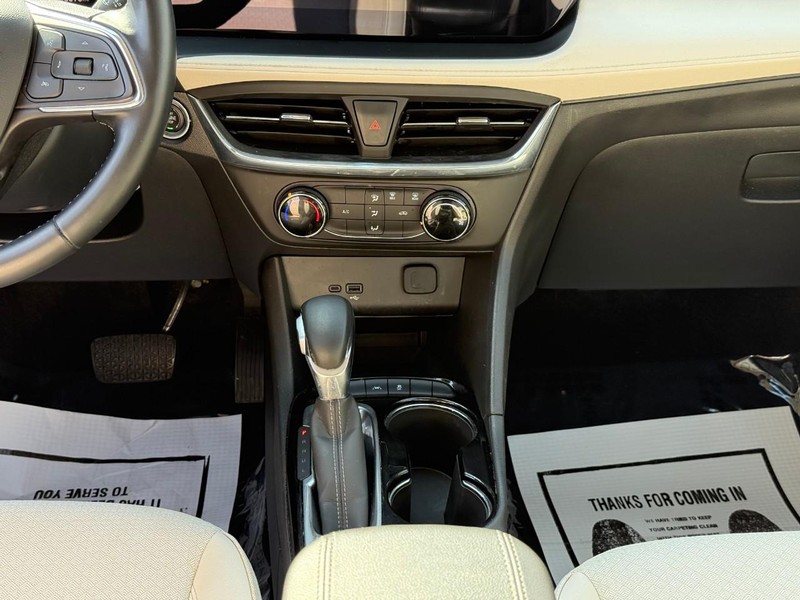 Buick Encore GX Vehicle Full-screen Gallery Image 15