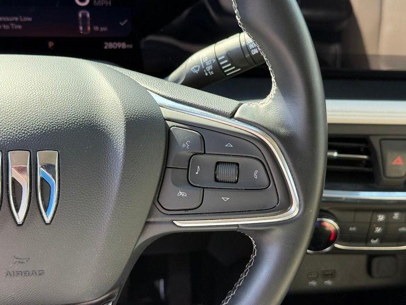Buick Encore GX Vehicle Full-screen Gallery Image 20