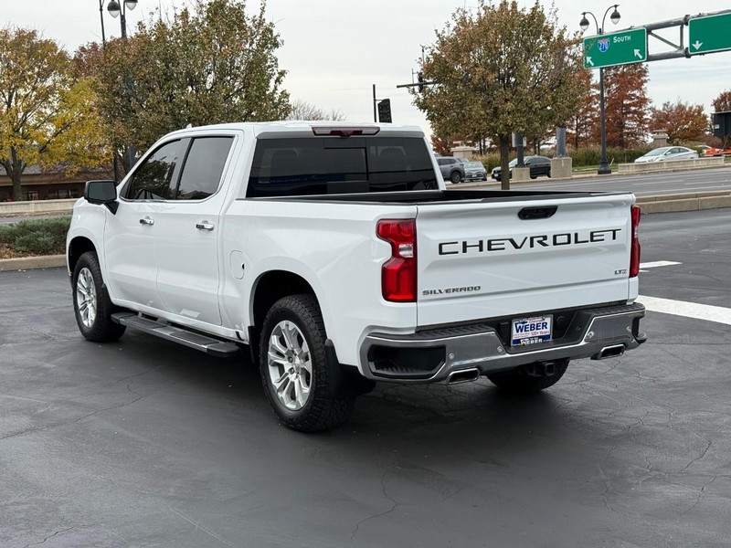 Chevrolet Silverado 1500 Vehicle Full-screen Gallery Image 3