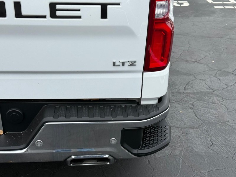 Chevrolet Silverado 1500 Vehicle Full-screen Gallery Image 7