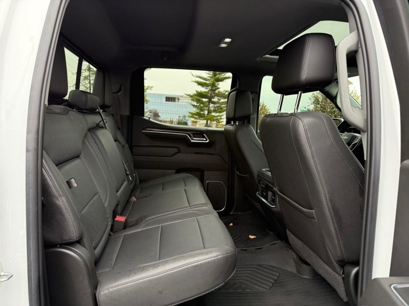 Chevrolet Silverado 1500 Vehicle Full-screen Gallery Image 11